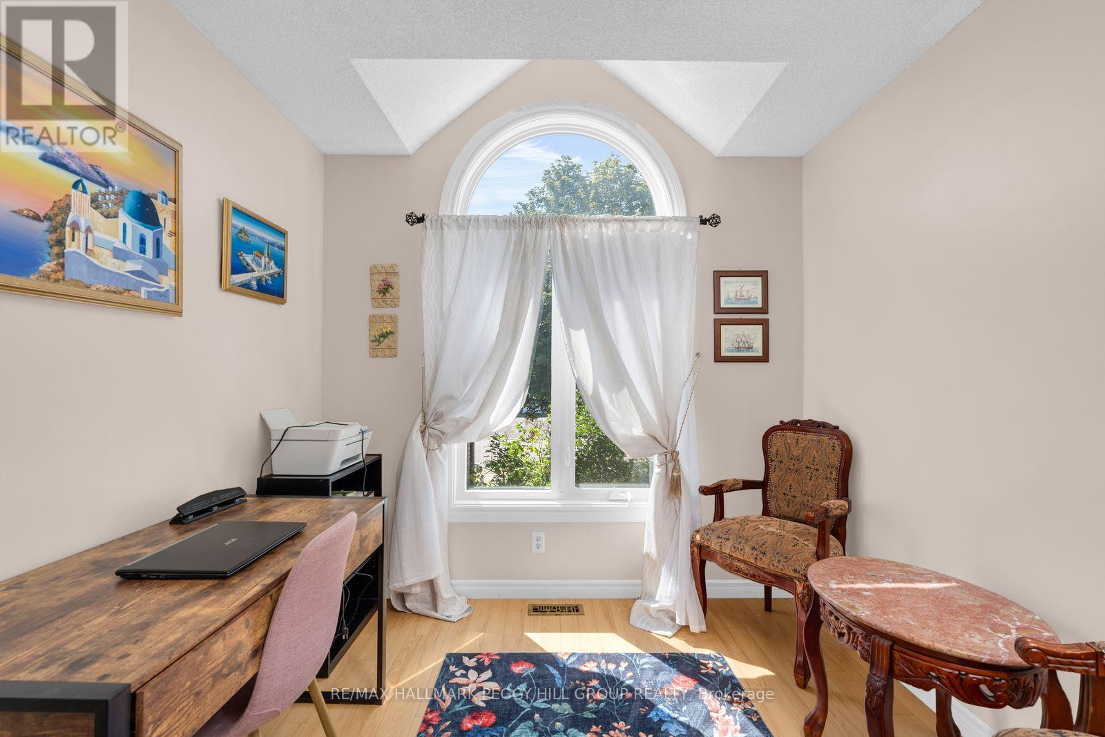 31 Edenbridge Drive, Essa, Ontario  L3W 0K7 - Photo 10 - N13658058