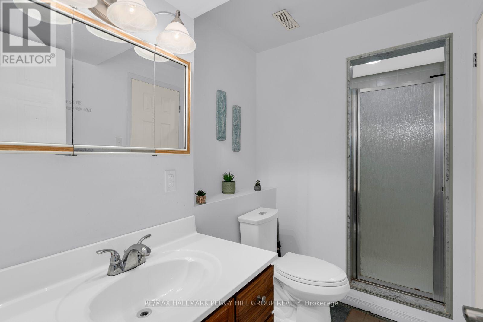 31 Edenbridge Drive, Essa, Ontario  L3W 0K7 - Photo 14 - N13658058