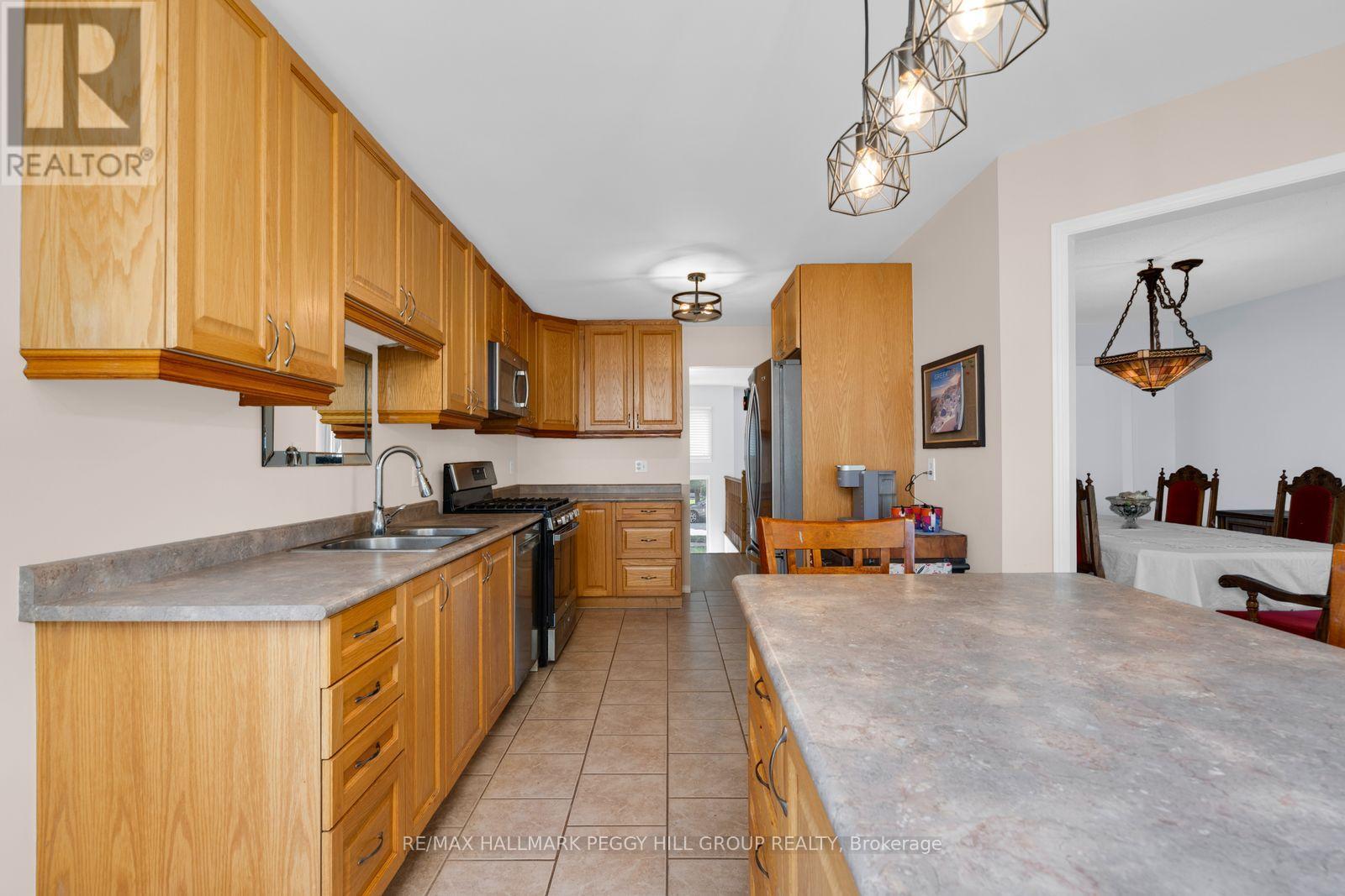 31 Edenbridge Drive, Essa, Ontario  L3W 0K7 - Photo 2 - N13658058