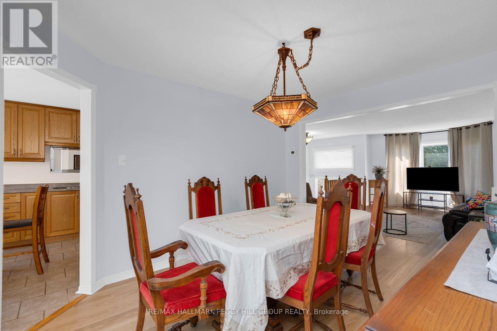 31 Edenbridge Drive, Essa, Ontario  L3W 0K7 - Photo 6 - N13658058