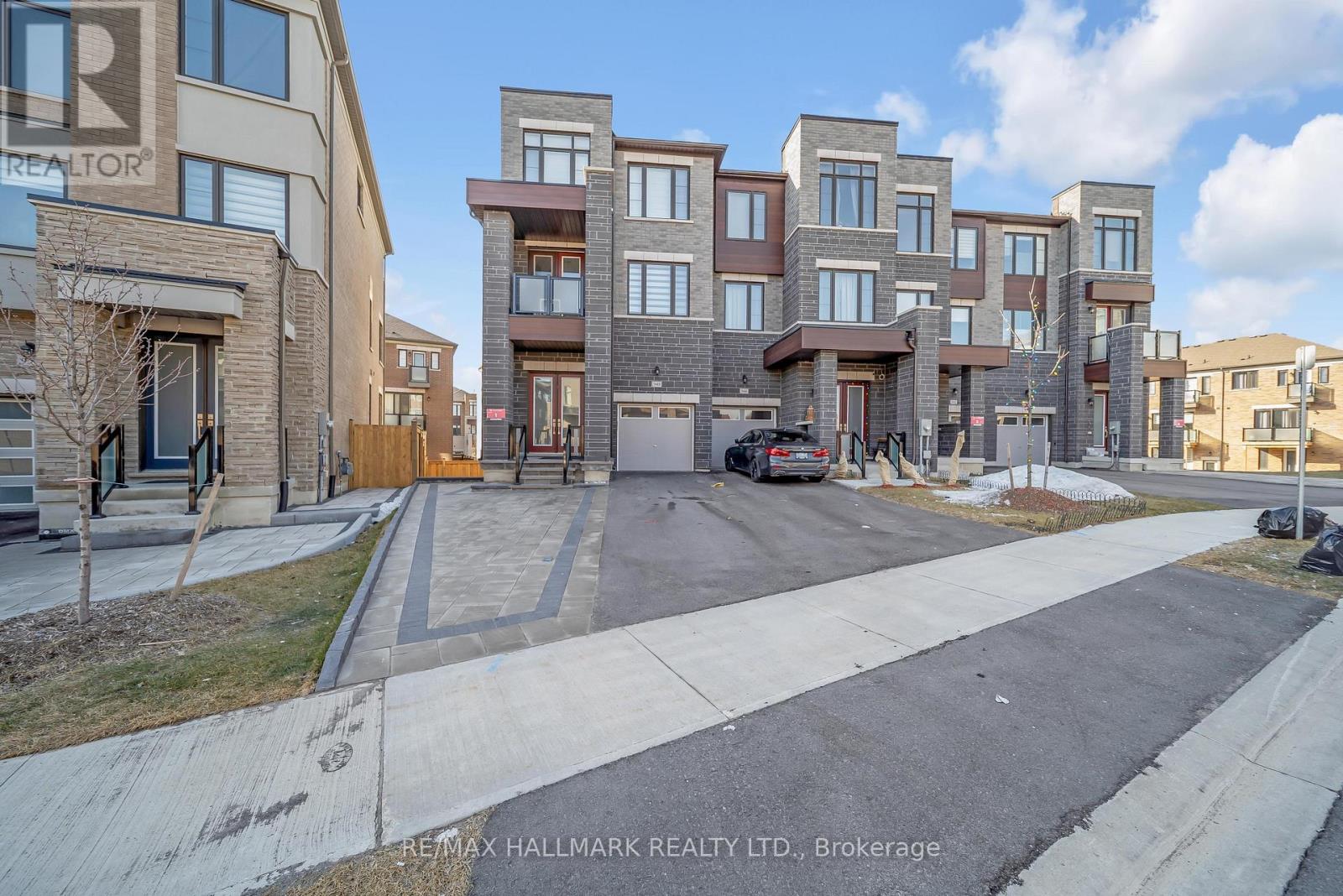 948 Isaac Phillips Way, Newmarket, Ontario  L3X 0M7 - Photo 5 - N13658184