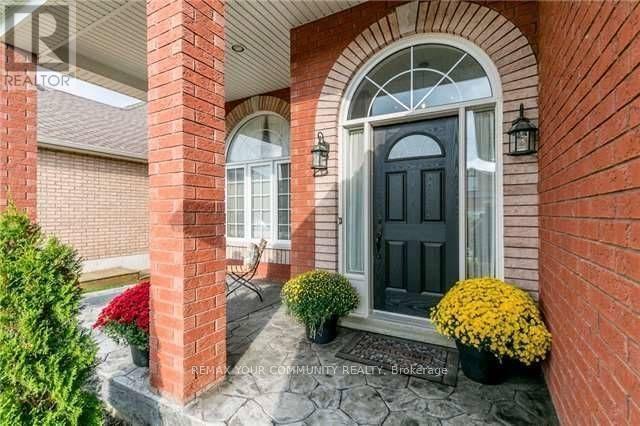 57 Metcalfe Drive, Bradford West Gwillimbury, Ontario  L3Z 3C8 - Photo 2 - N13658228