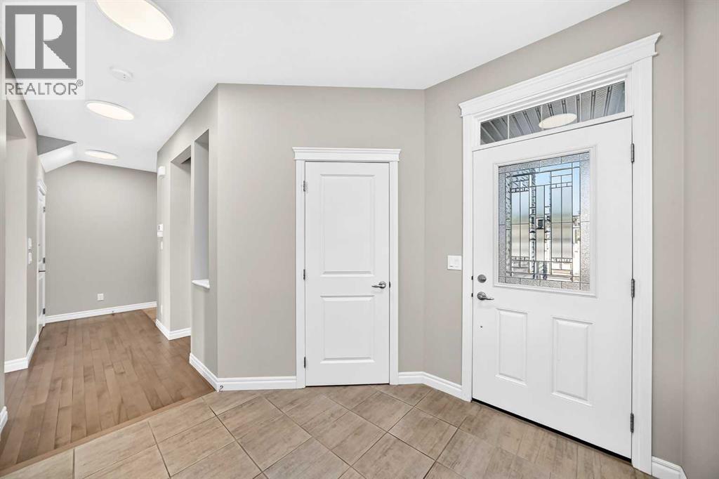82 Nolanhurst Rise Nw, Calgary, Alberta  T3R 0Z5 - Photo 4 - A2334263