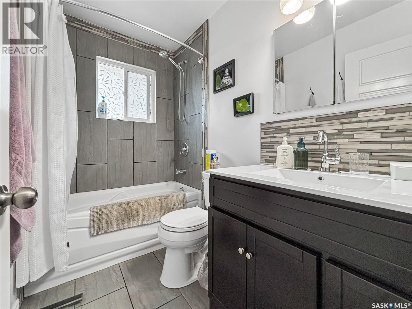 330 Meighen Crescent, Saskatoon, Saskatchewan  S7L 4W7 - Photo 12 - SK045135