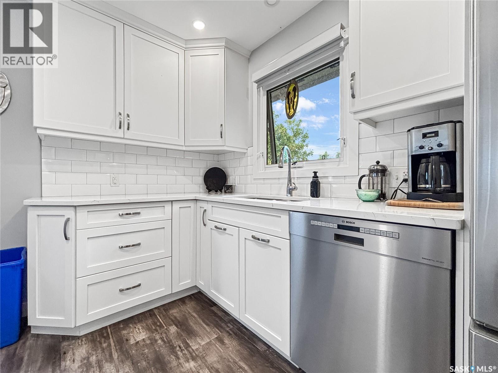 330 Meighen Crescent, Saskatoon, Saskatchewan  S7L 4W7 - Photo 6 - SK045135