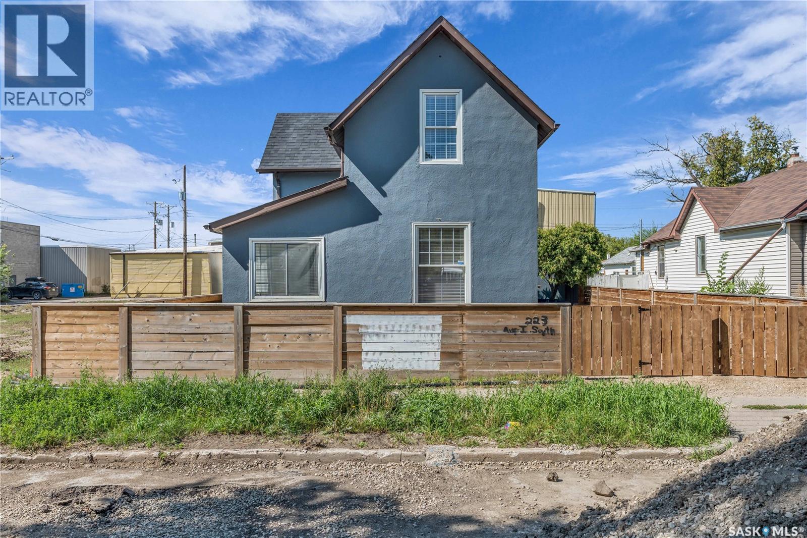 223 I Avenue S, Saskatoon, Saskatchewan  S7M 1X8 - Photo 2 - SK045099