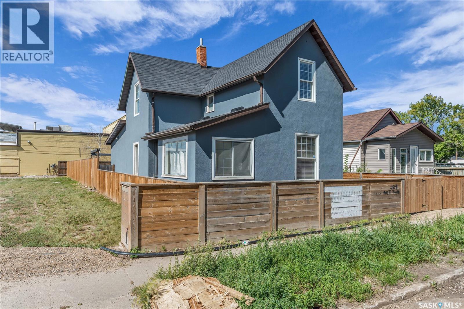223 I Avenue S, Saskatoon, Saskatchewan  S7M 1X8 - Photo 3 - SK045099