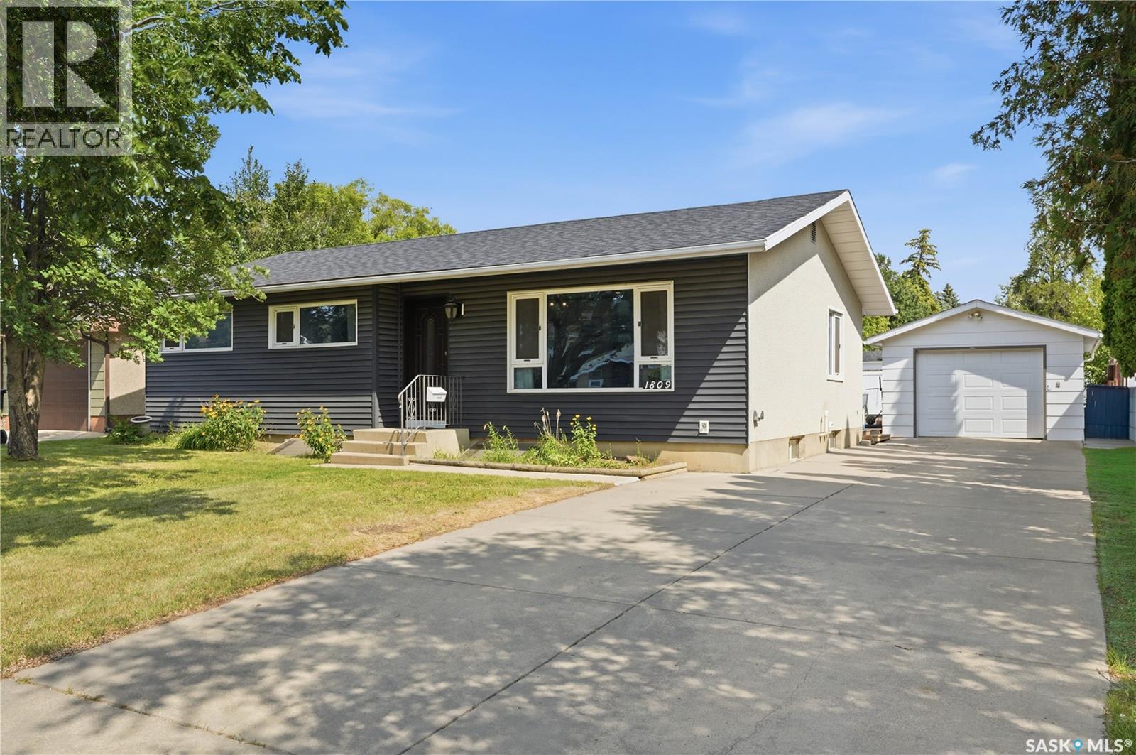 1809 Arlington Avenue, Saskatoon, Saskatchewan  S7H 2Y8 - Photo 1 - SK045032