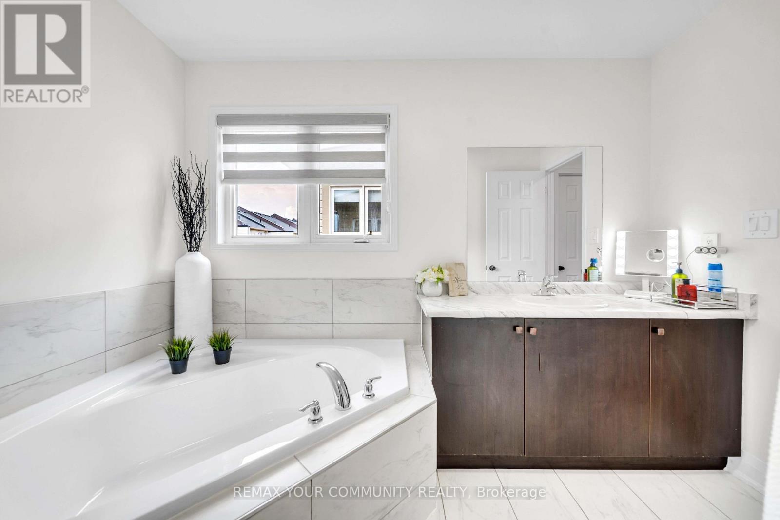 26 Ted Wray Circle, Toronto, Ontario  M3L 0G5 - Photo 29 - W13658110