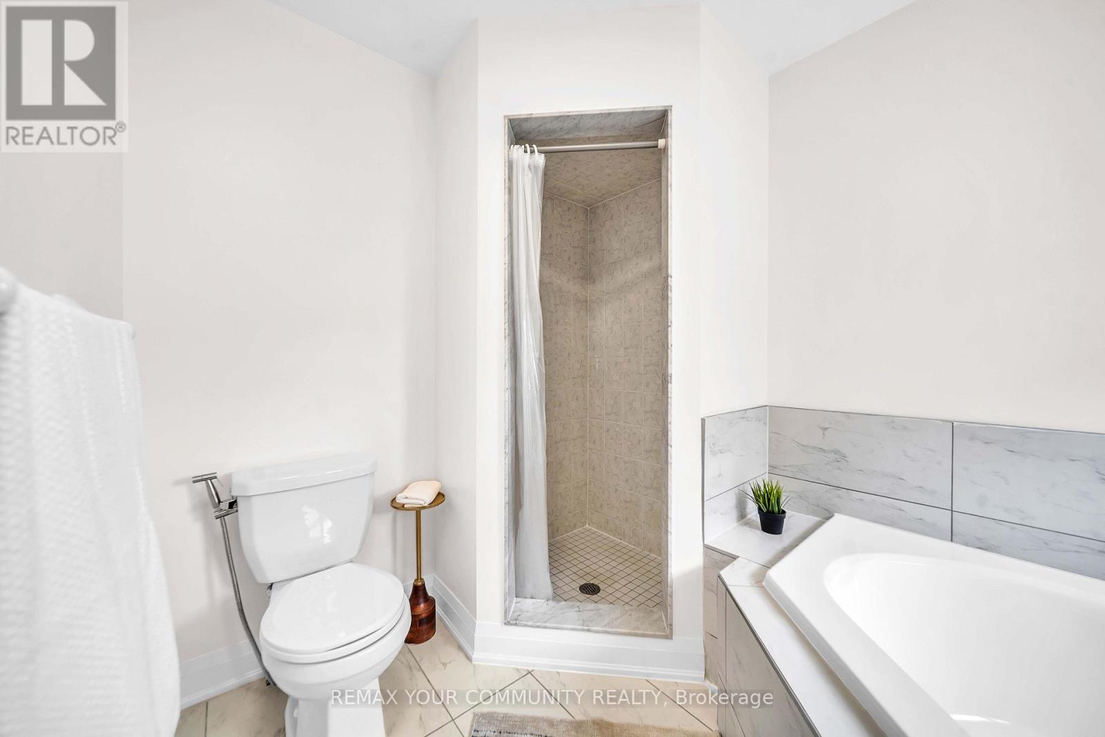 26 Ted Wray Circle, Toronto, Ontario  M3L 0G5 - Photo 30 - W13658110