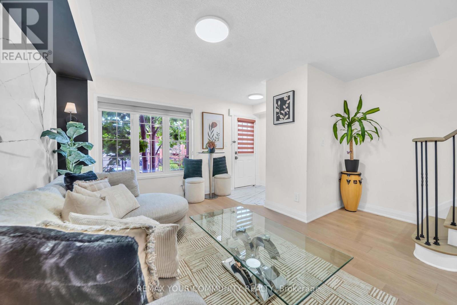 26 Ted Wray Circle, Toronto, Ontario  M3L 0G5 - Photo 5 - W13658110