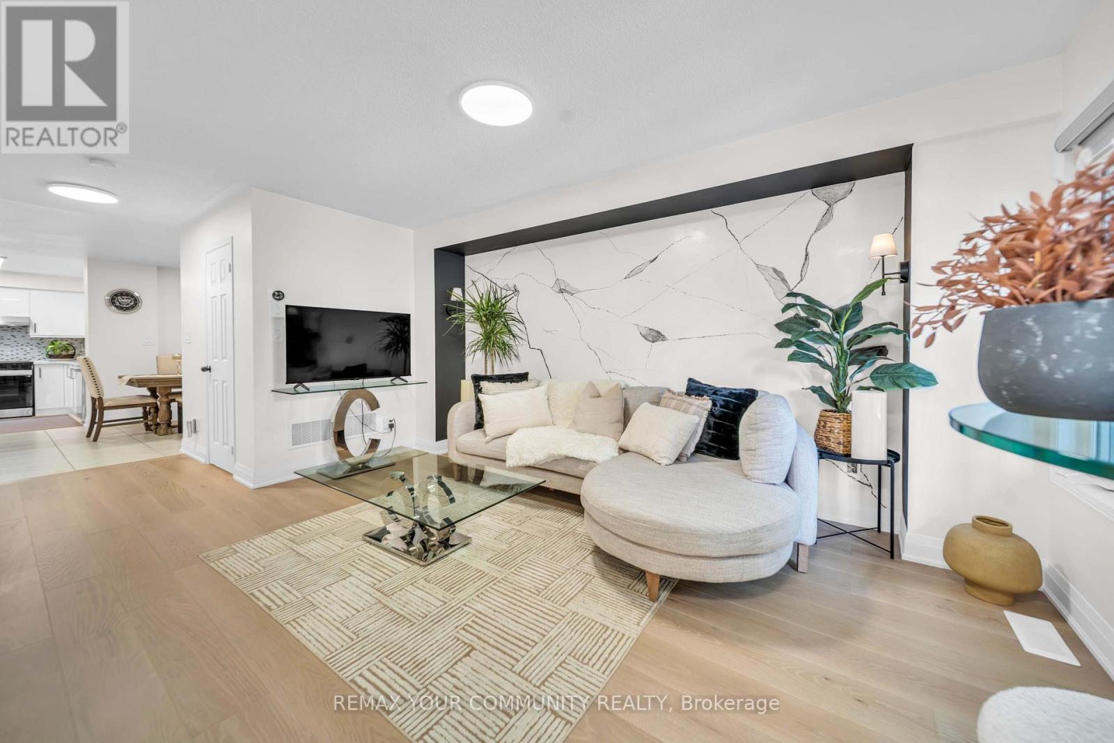 26 Ted Wray Circle, Toronto, Ontario  M3L 0G5 - Photo 6 - W13658110