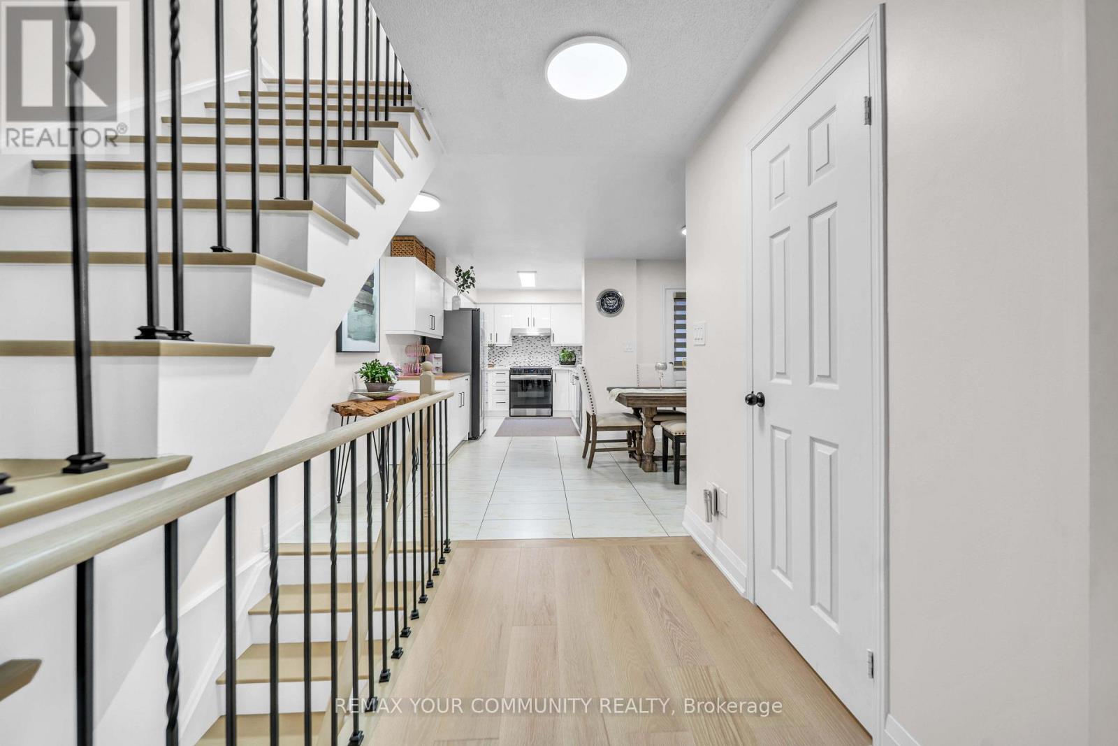 26 Ted Wray Circle, Toronto, Ontario  M3L 0G5 - Photo 8 - W13658110