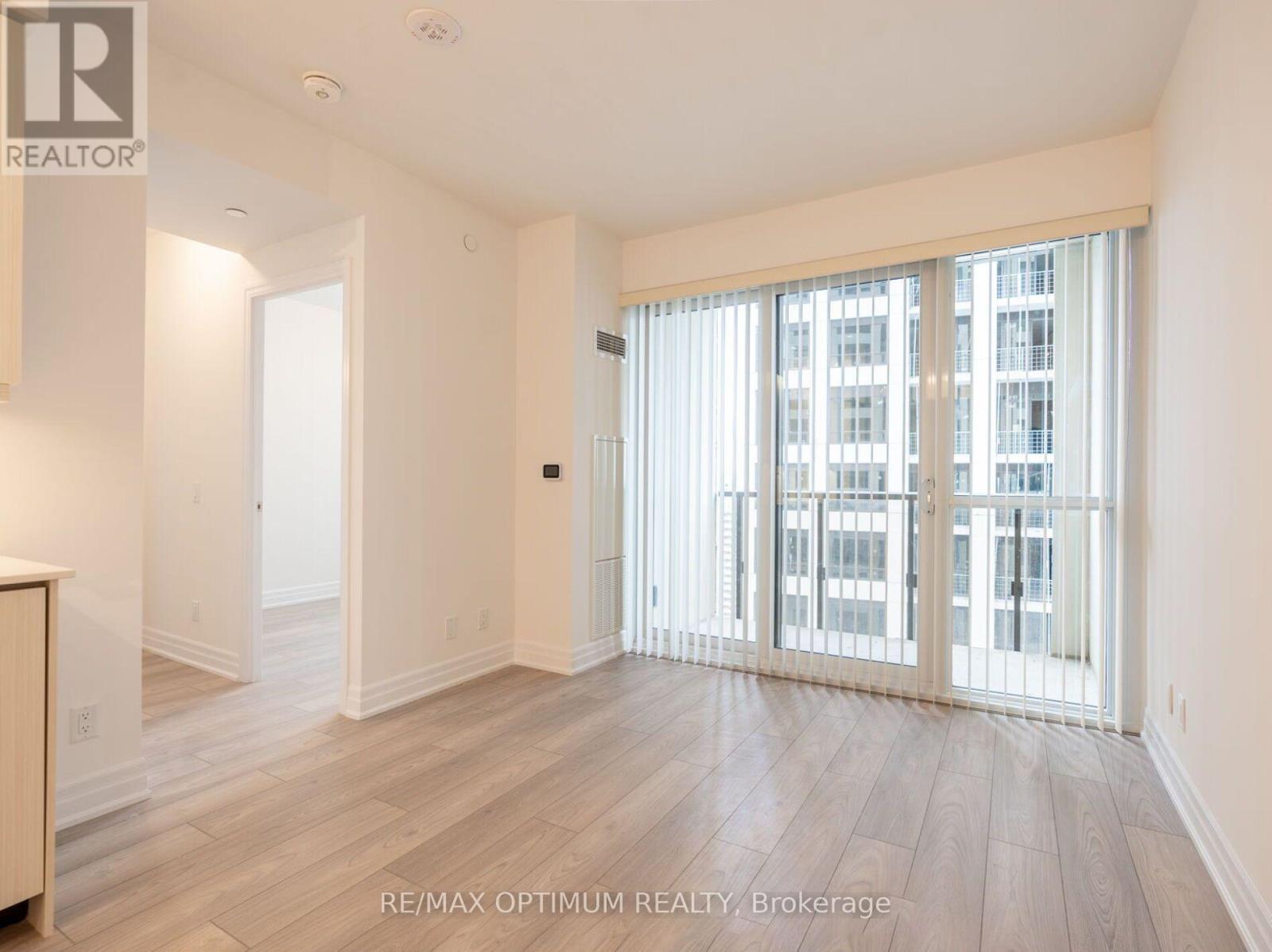 2102 - 36 ELM DRIVE W