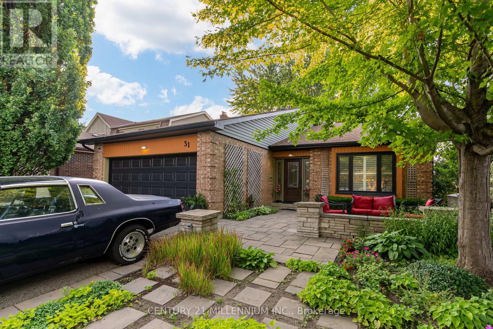 31 MANSFIELD STREET, Brampton, Ontario