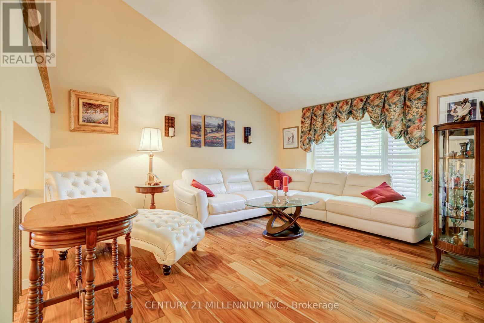 31 Mansfield Street, Brampton, Ontario  L6S 2X8 - Photo 4 - W13657856