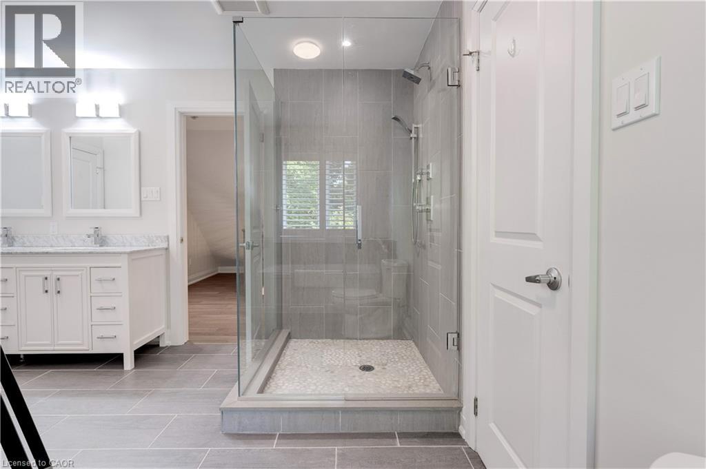 921 Scenic Drive, Hamilton, Ontario  L9C 1H7 - Photo 32 - 40854642