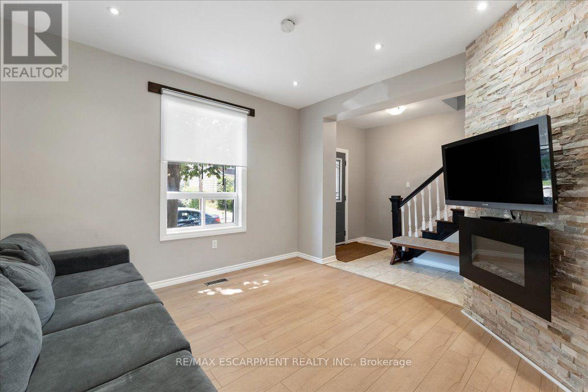 11 Primrose Avenue, Hamilton, Ontario  L8L 2K7 - Photo 6 - X13658114