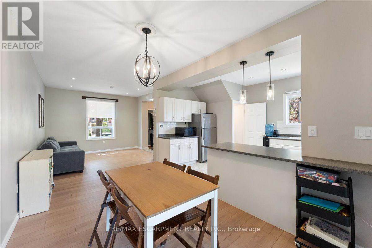 11 Primrose Avenue, Hamilton, Ontario  L8L 2K7 - Photo 7 - X13658114
