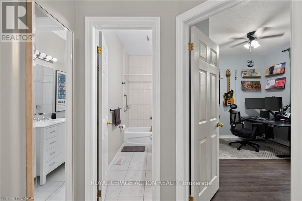 11 - 219 Shellard Lane, Brantford, Ontario  N3T 0B8 - Photo 17 - X13658128