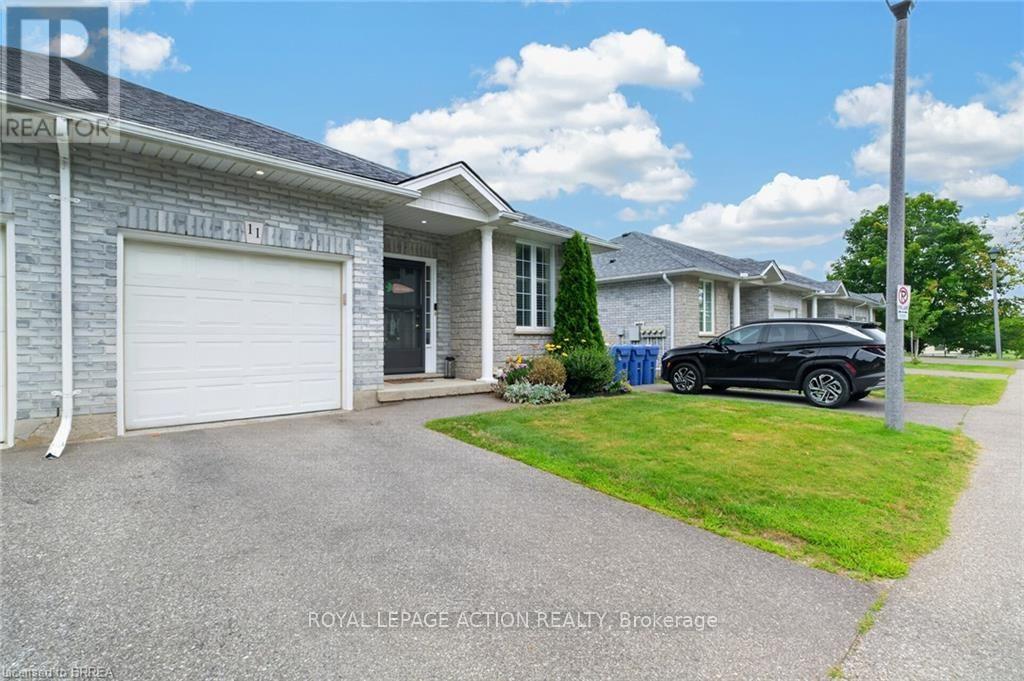 11 - 219 Shellard Lane, Brantford, Ontario  N3T 0B8 - Photo 2 - X13658128