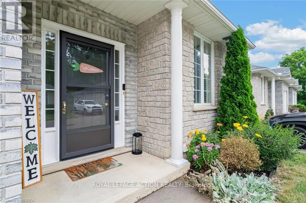 11 - 219 Shellard Lane, Brantford, Ontario  N3T 0B8 - Photo 4 - X13658128