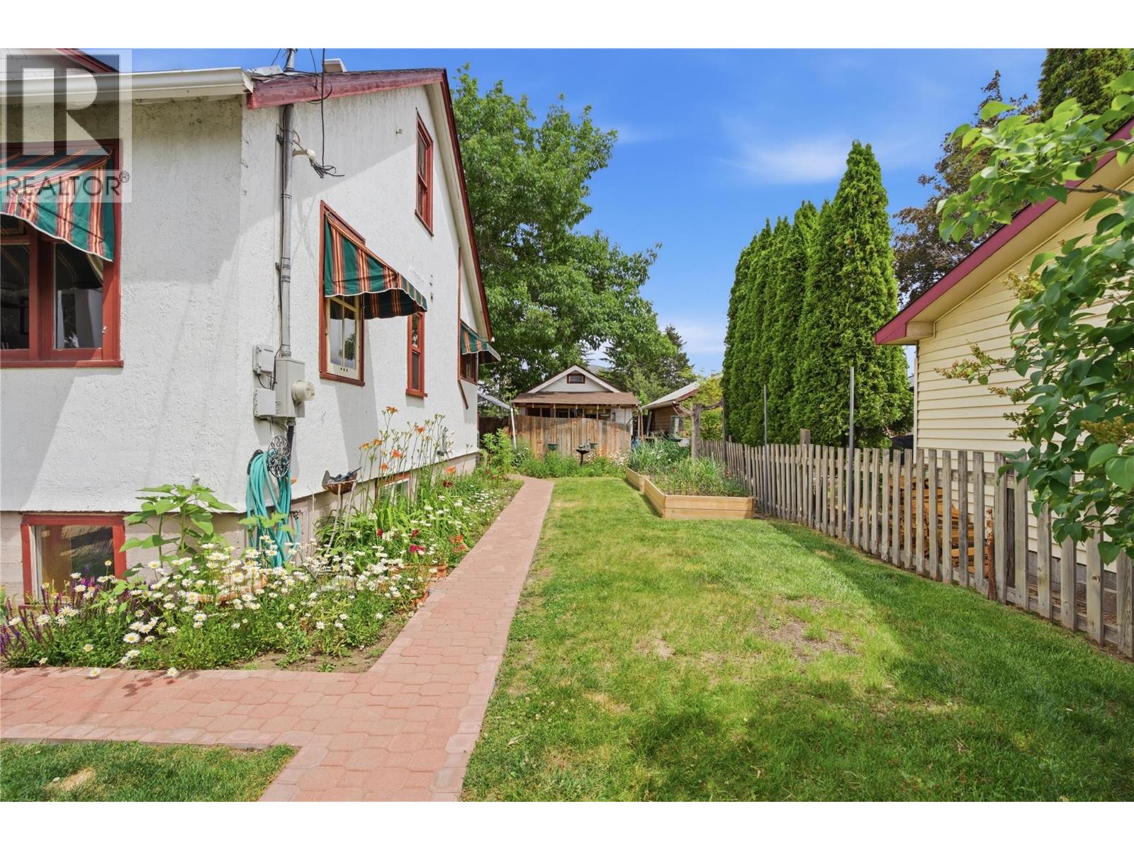 520 Royal Avenue, Kamloops, British Columbia  V2B 3P9 - Photo 2 - 10390703