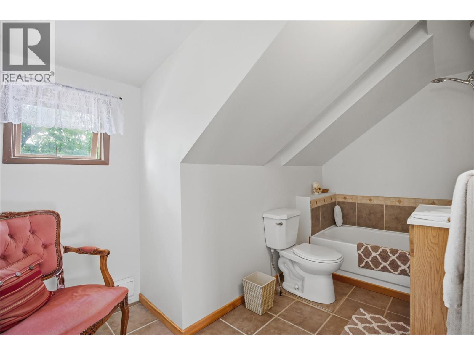 520 Royal Avenue, Kamloops, British Columbia  V2B 3P9 - Photo 33 - 10390703
