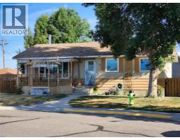748 54 Avenue W, Claresholm, Alberta