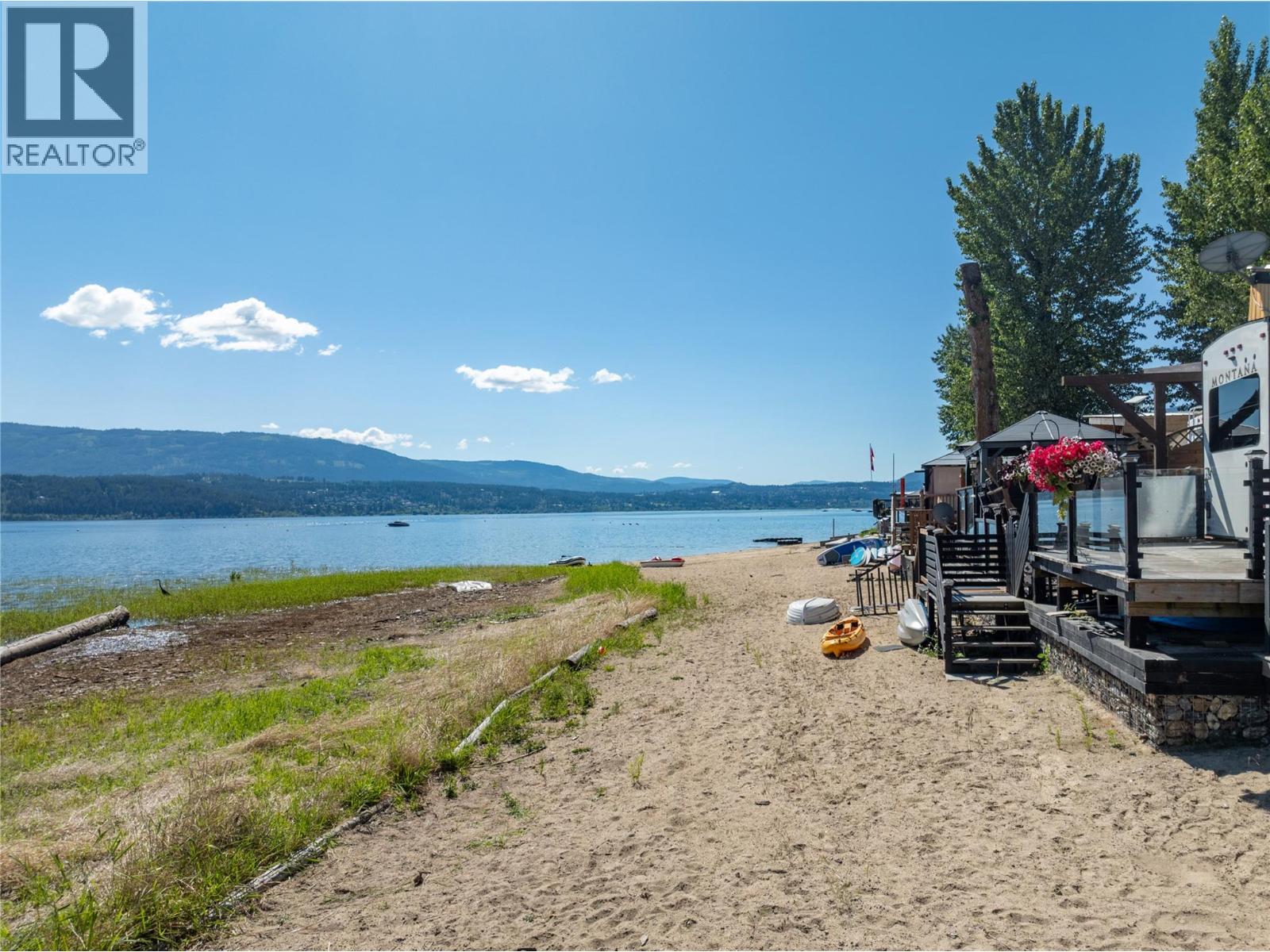 6592 Trans Canada Highway Unit# 53, Salmon Arm, British Columbia  V1E 4M2 - Photo 4 - 10392799