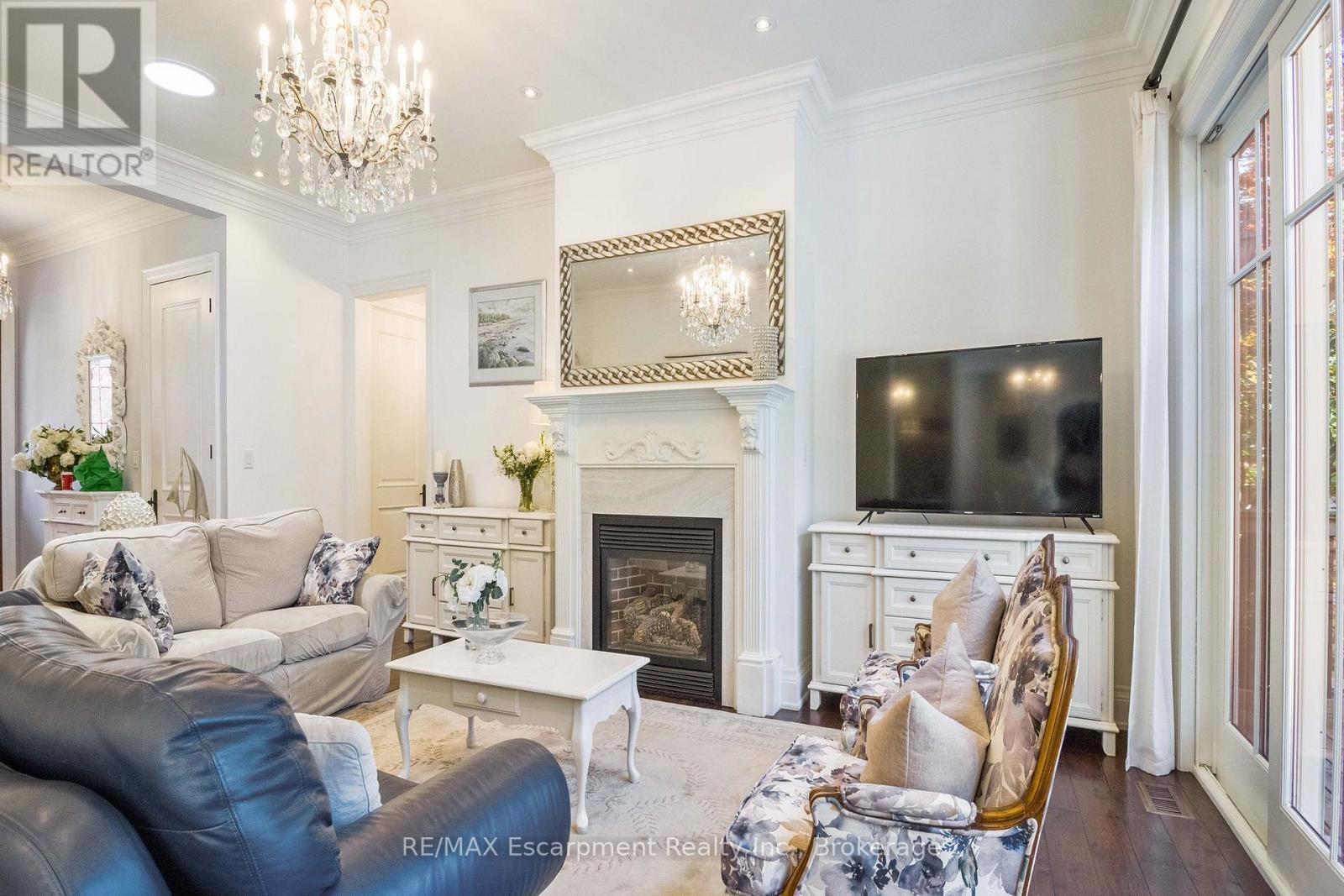 2073 Deramore Drive, Oakville, Ontario  L6J 2P7 - Photo 7 - W13634846