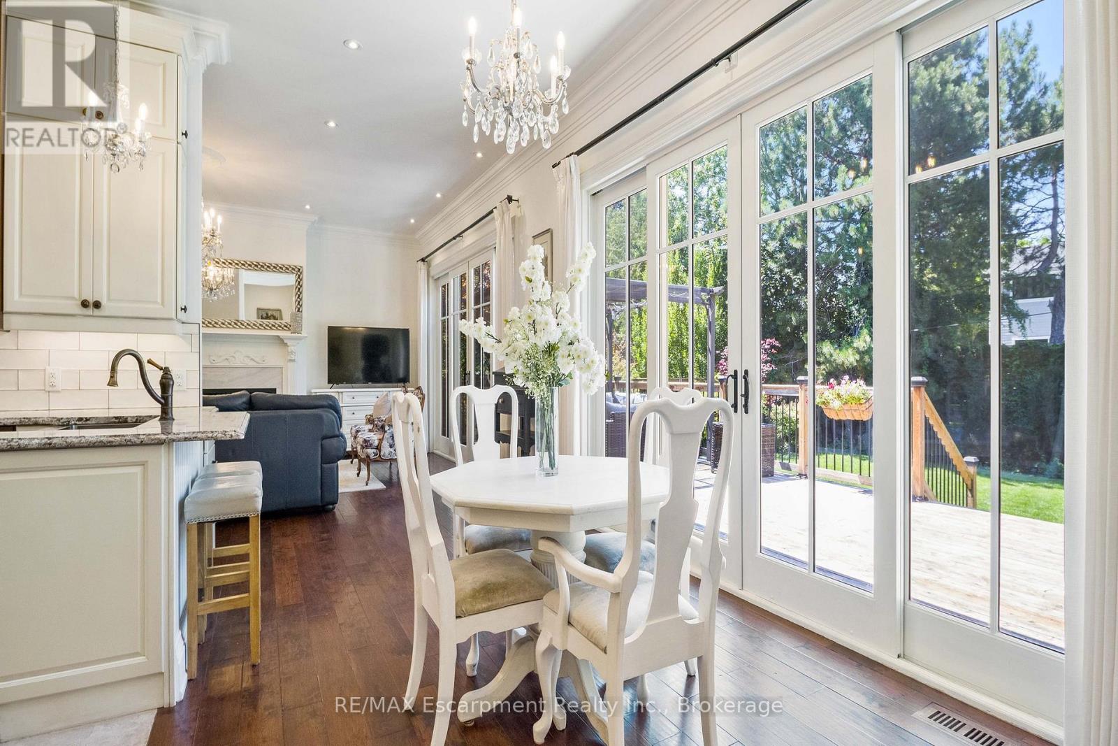 2073 Deramore Drive, Oakville, Ontario  L6J 2P7 - Photo 9 - W13634846