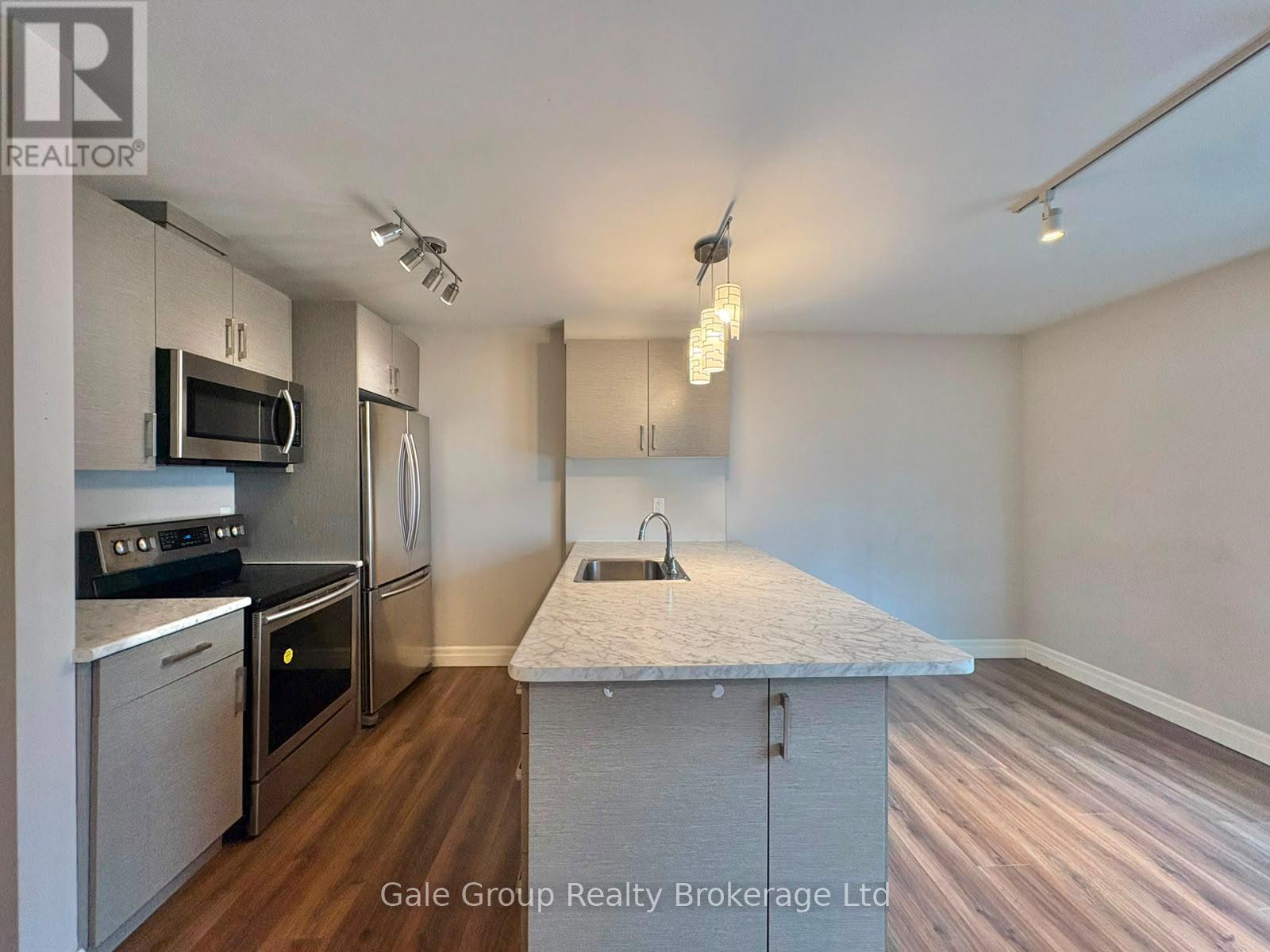 201 - 5 Paisley Boulevard E, Mississauga, Ontario  L6A 1P3 - Photo 6 - W13658066