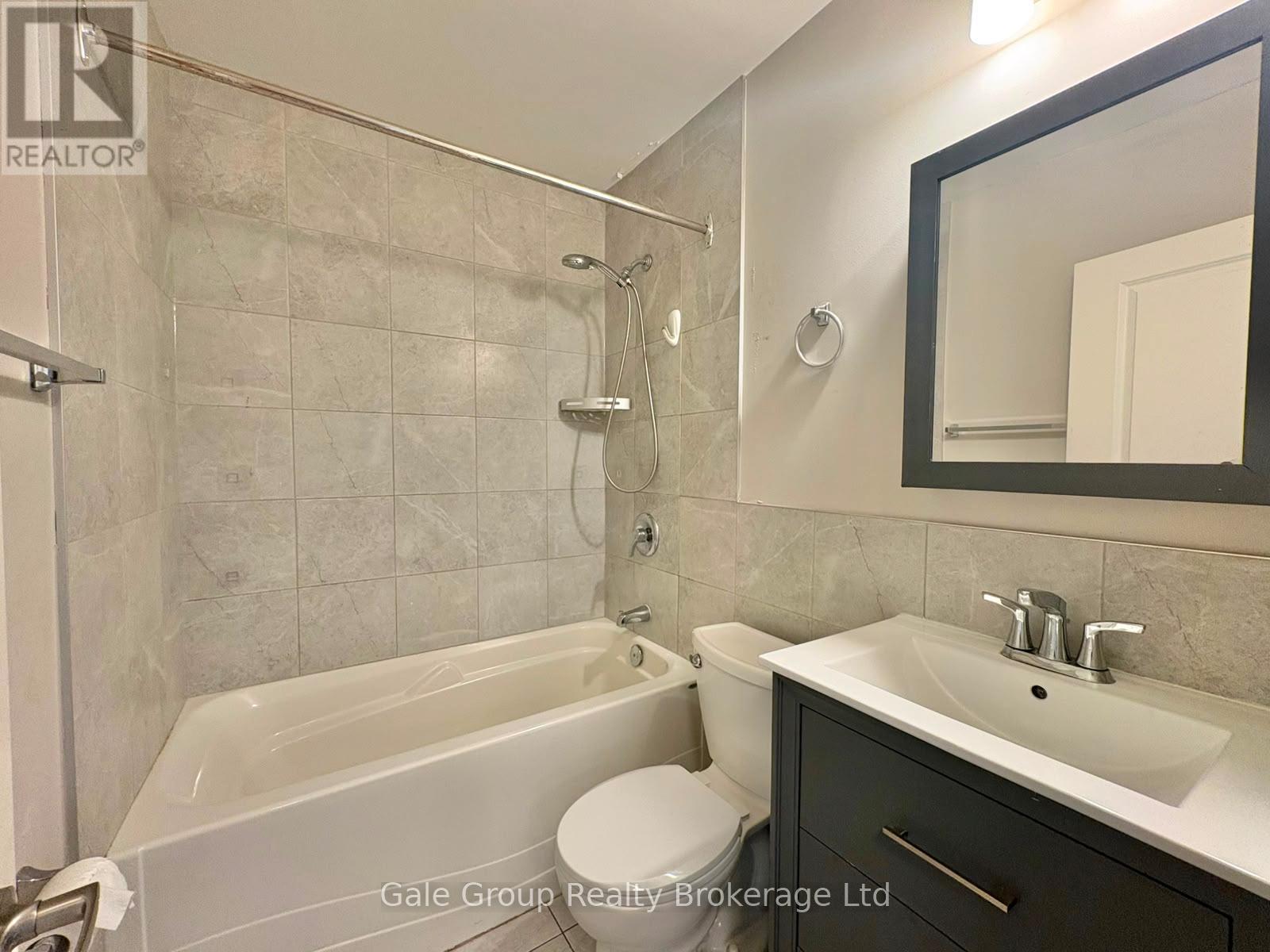 201 - 5 Paisley Boulevard E, Mississauga, Ontario  L6A 1P3 - Photo 8 - W13658066