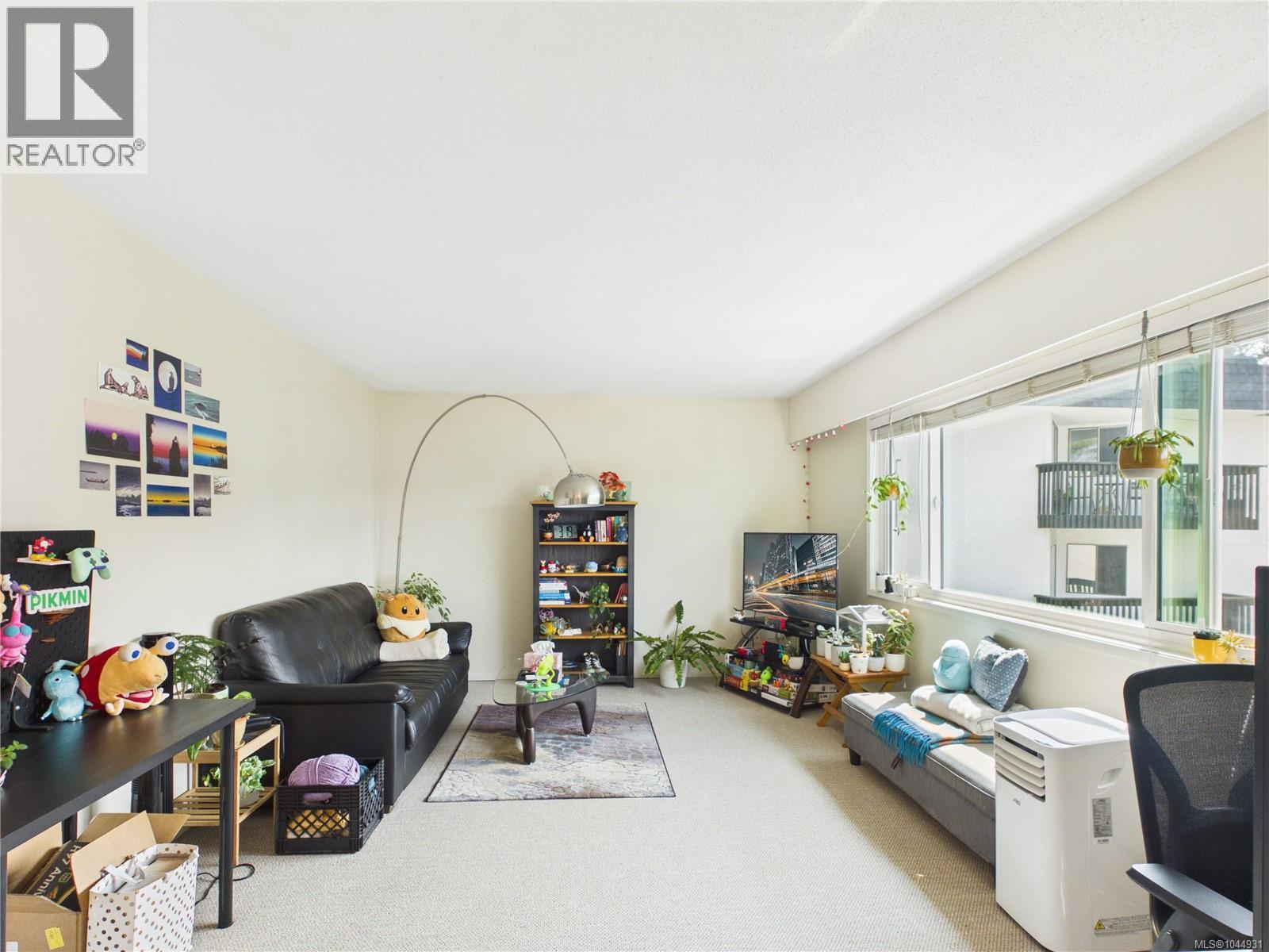 302 3880 Shelbourne St, Victoria, British Columbia  V8P 4H7 - Photo 5 - 1044931