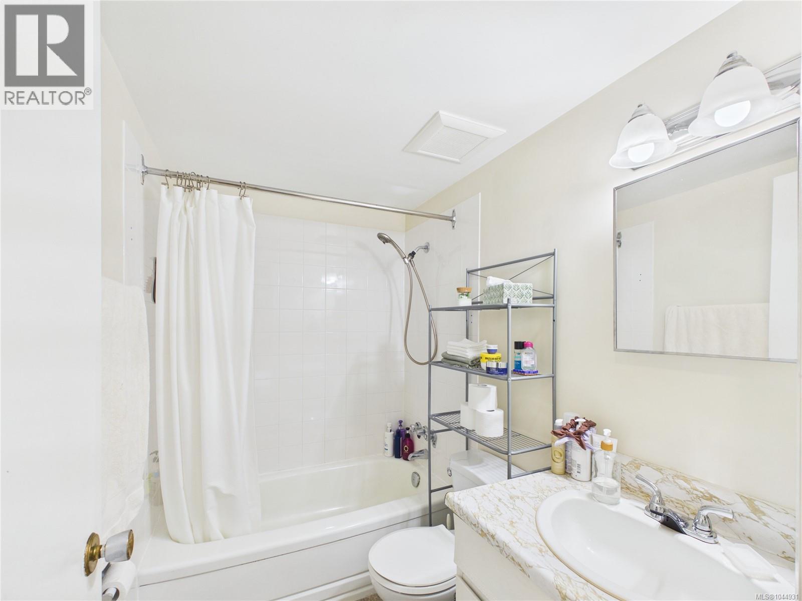 302 3880 Shelbourne St, Victoria, British Columbia  V8P 4H7 - Photo 14 - 1044931