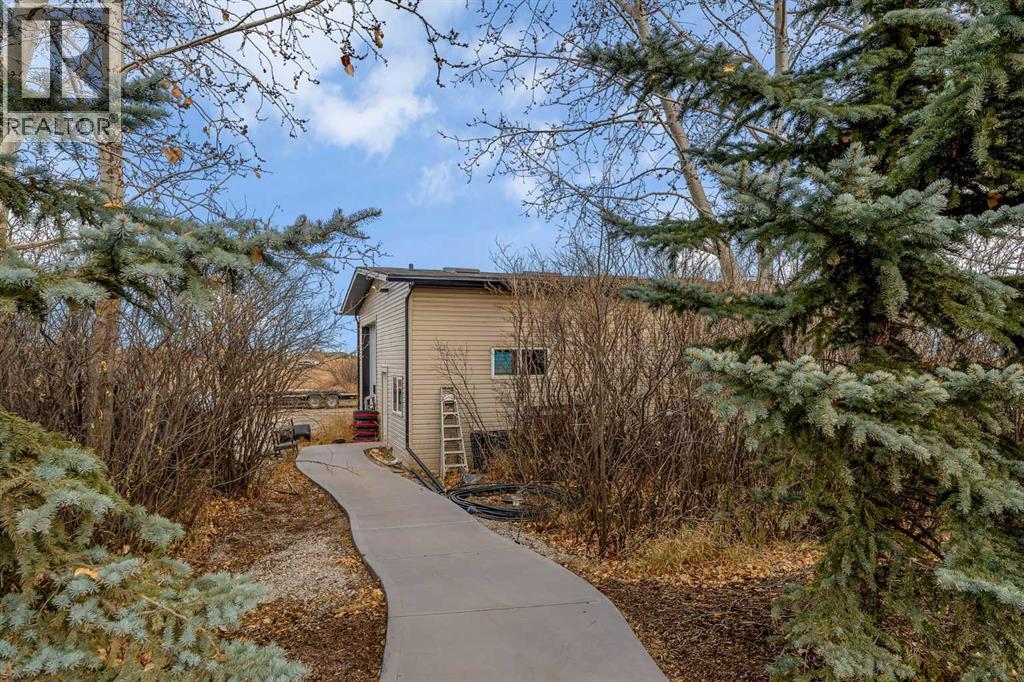 3 Canal Estate Boulevard, Rural Rocky View County, Alberta  T1X 0H6 - Photo 39 - A2315475