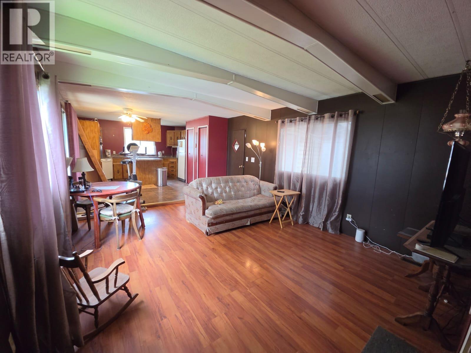 5293 44 Street SE, Chetwynd, British Columbia  V0C 1J0 - Photo 4 - 10394394