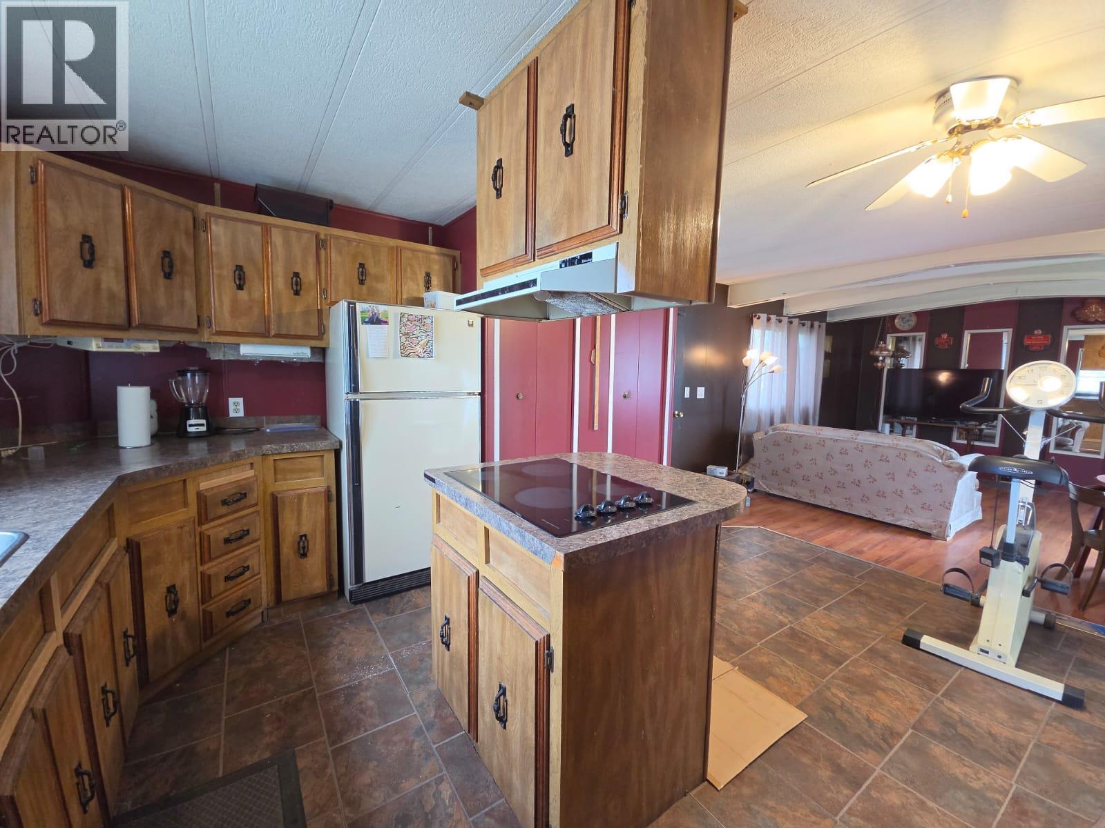 5293 44 Street SE, Chetwynd, British Columbia  V0C 1J0 - Photo 7 - 10394394
