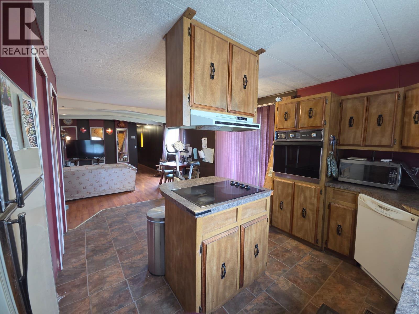 5293 44 Street SE, Chetwynd, British Columbia  V0C 1J0 - Photo 6 - 10394394