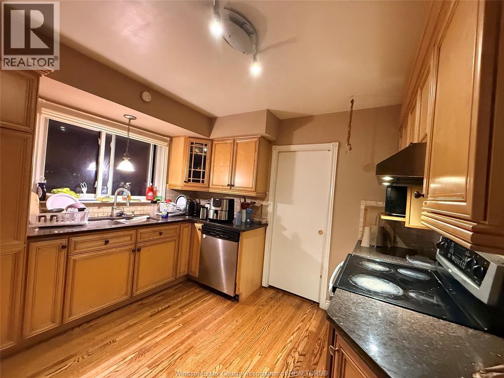 3087 Avondale Avenue, Windsor, Ontario N9E 1X4 - Photo 3 - 26019385
