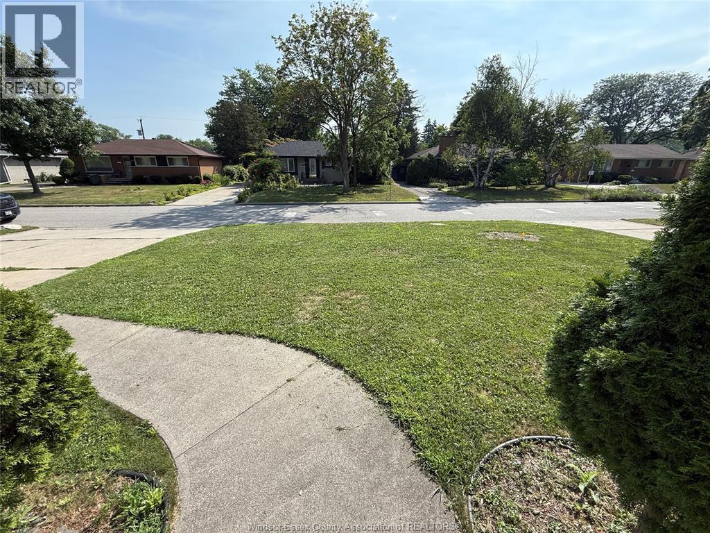 3087 Avondale Avenue, Windsor, Ontario N9E 1X4 - Photo 9 - 26019385