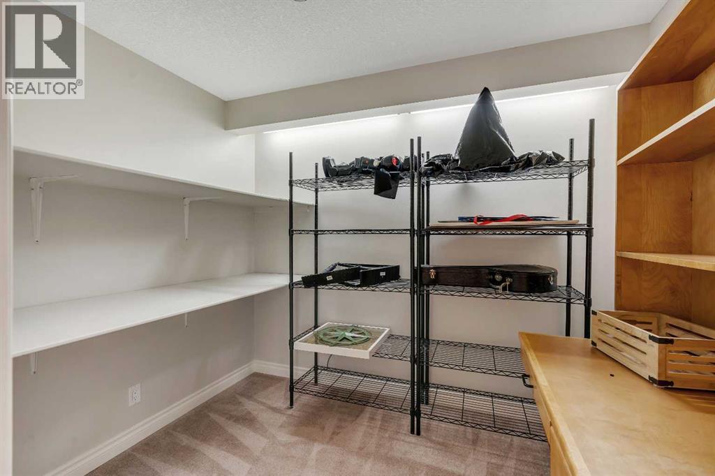 35 Strasbourg Bay SW, Calgary, Alberta  T3H 1Y3 - Photo 36 - A2335128