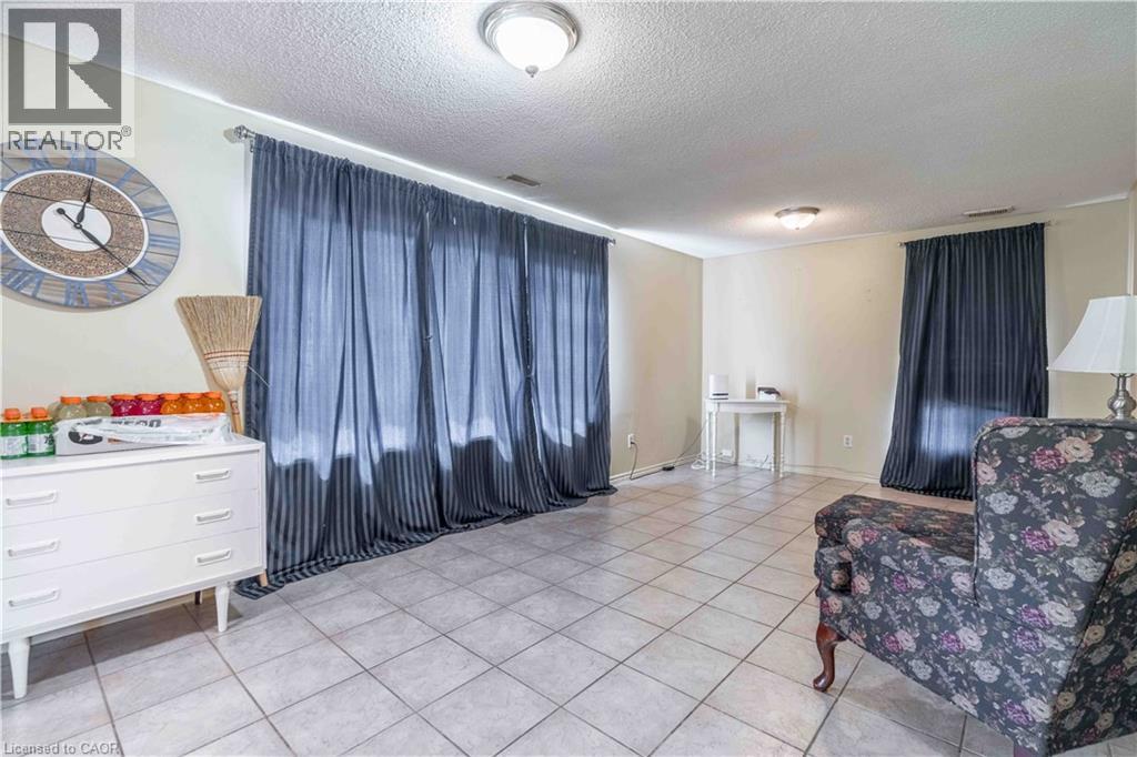374 Upper Wentworth Street, Hamilton, Ontario  L9A 4T5 - Photo 16 - 40854550