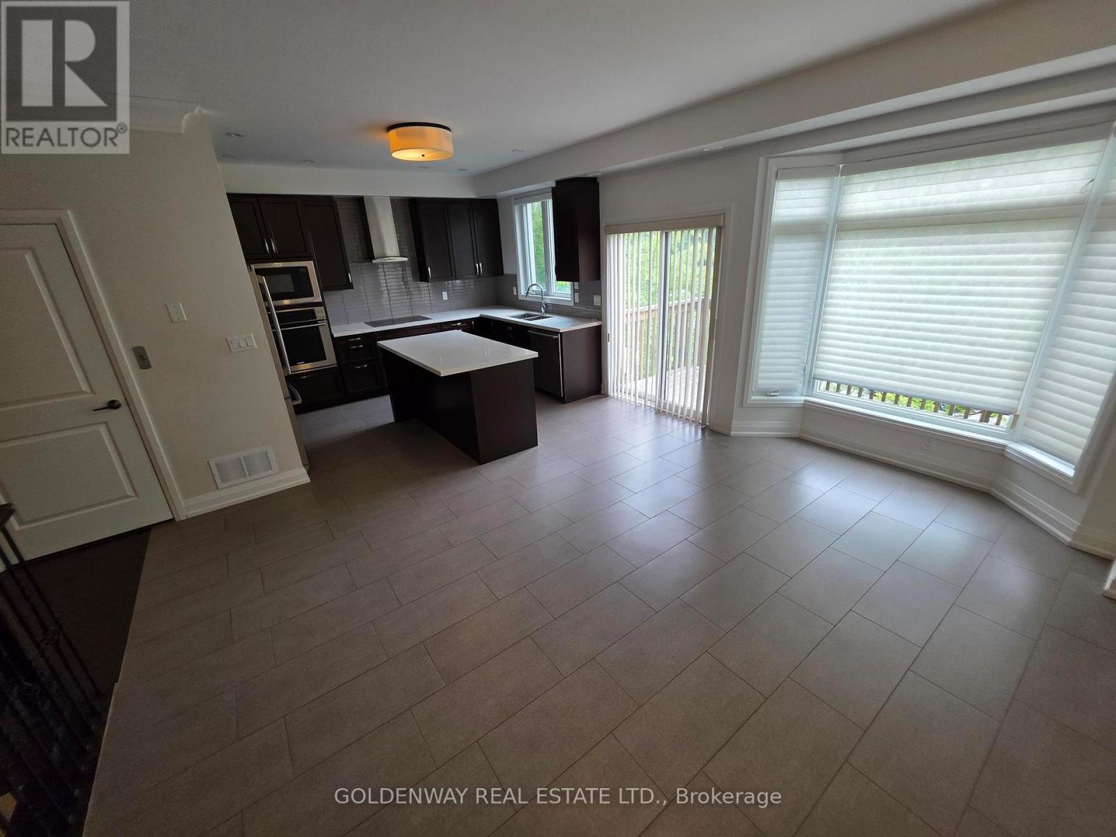 9 Caseley Way, Markham, Ontario  L3R 4Z7 - Photo 4 - N13658020