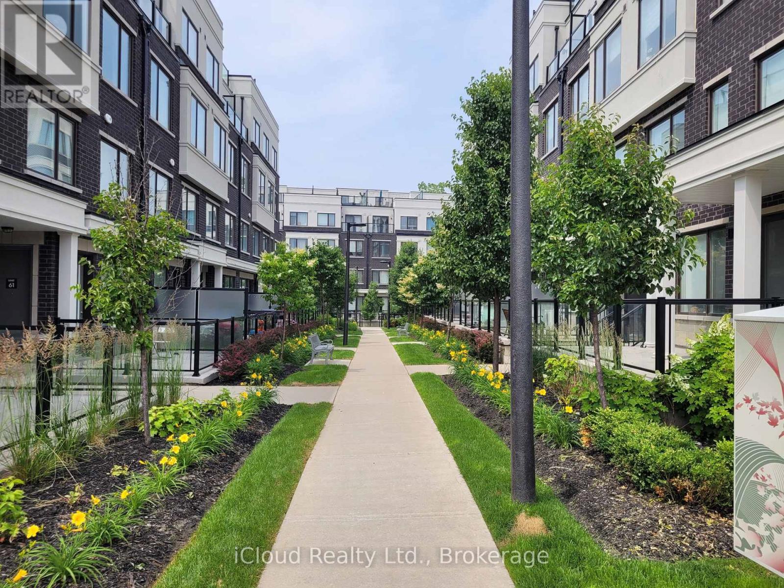 55 - 300 Alex Gardner Circle, Aurora, Ontario  L4G 3G5 - Photo 2 - N13658022