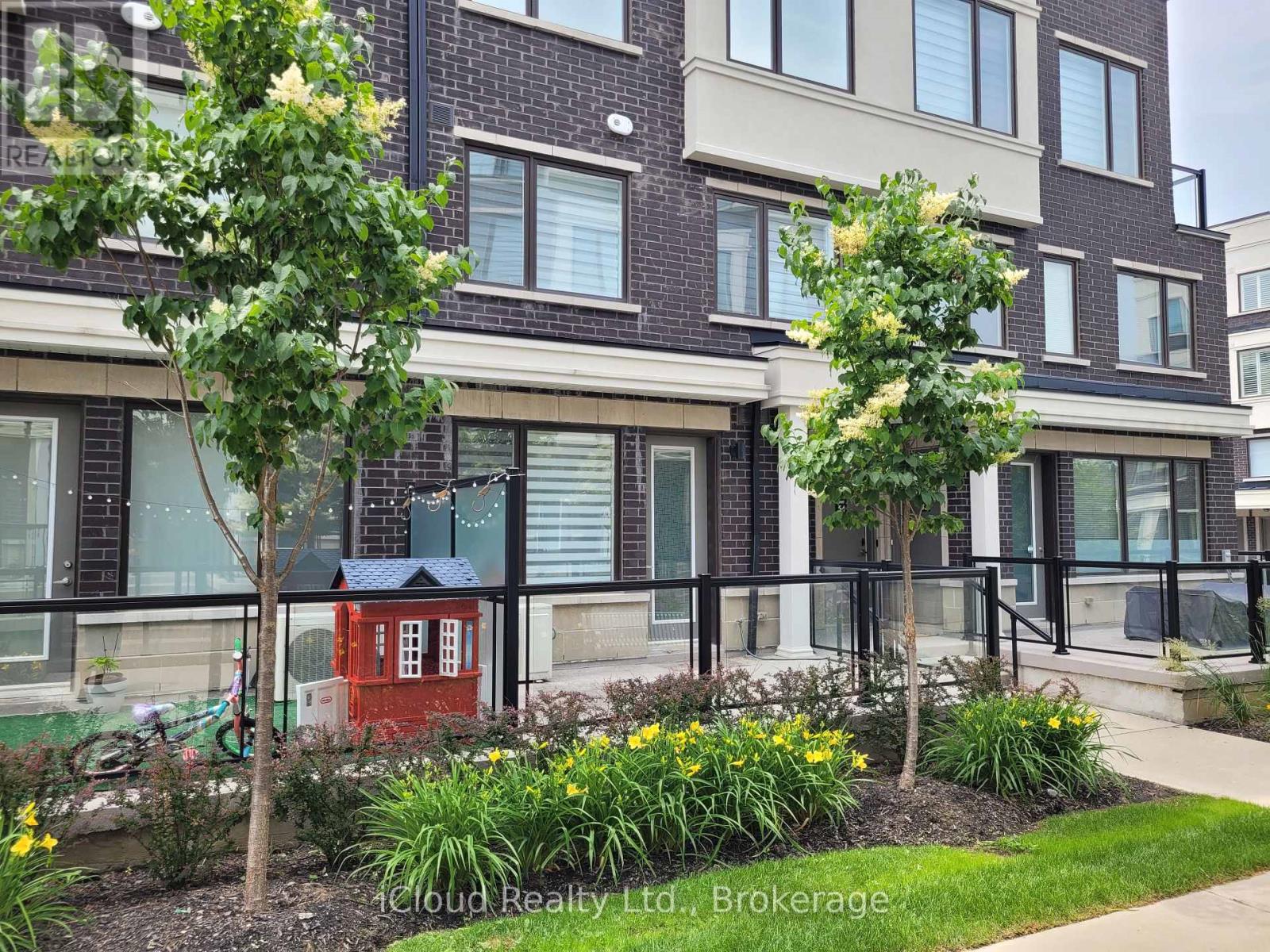 55 - 300 Alex Gardner Circle, Aurora, Ontario  L4G 3G5 - Photo 3 - N13658022
