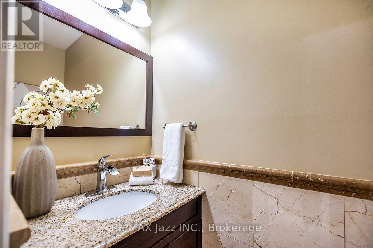 626 Strouds Lane, Pickering, Ontario  L1V 4T3 - Photo 17 - E13658266