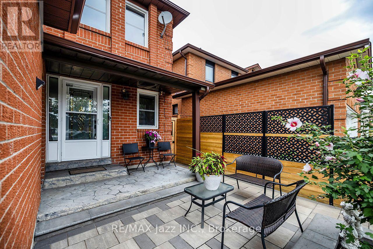 626 Strouds Lane, Pickering, Ontario  L1V 4T3 - Photo 2 - E13658266
