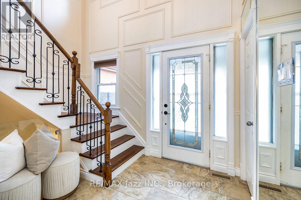 626 Strouds Lane, Pickering, Ontario  L1V 4T3 - Photo 3 - E13658266